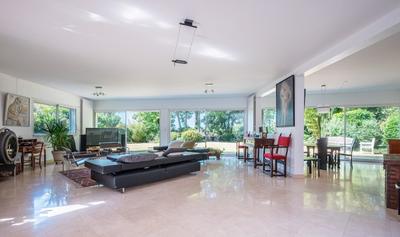 Maison - 284 m² - 6 pièces