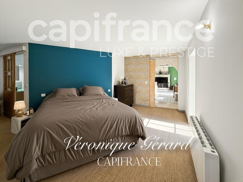 Propriété - 310 m² - 8 pièces