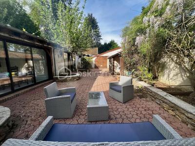 Maison - 266 m² - 6 pièces