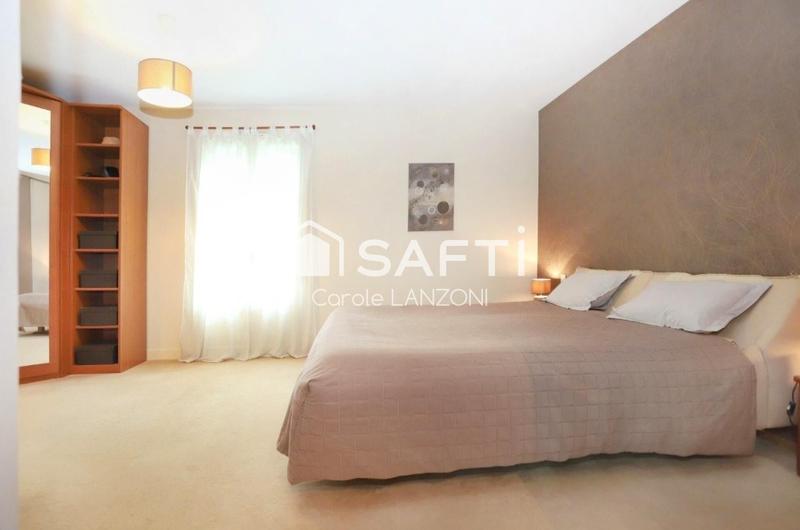 Maison - 290 m² - 8 pièces