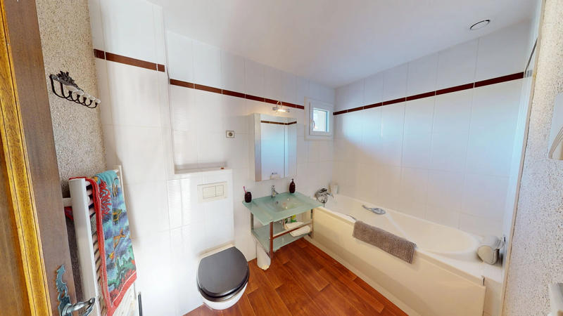 Maison - 98 m² - 5 pièces