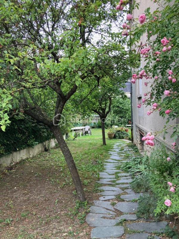 Demeure - 257 m² - 9 pièces