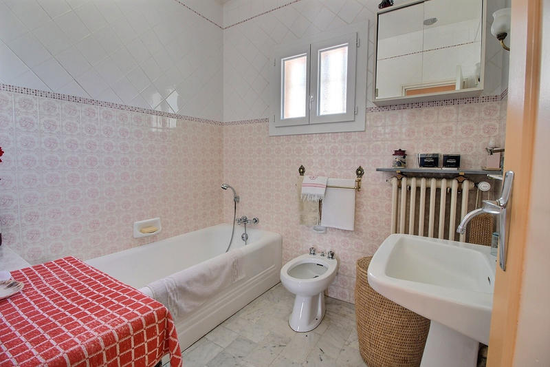 Maison - 204 m² - 9 pièces