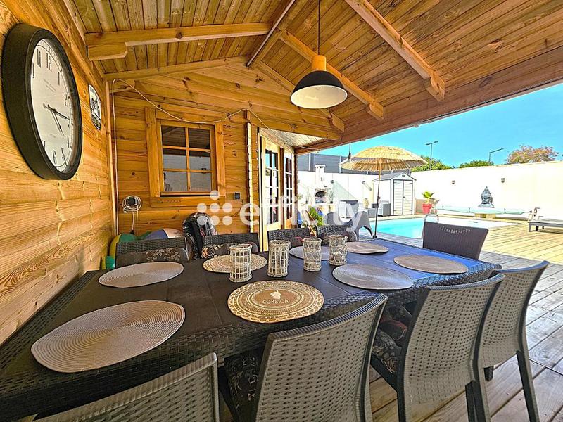 Maison - 93 m² - 4 pièces