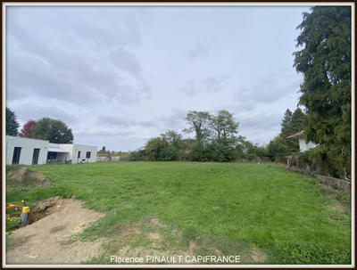 Terrain constructible - 1 200 m²
