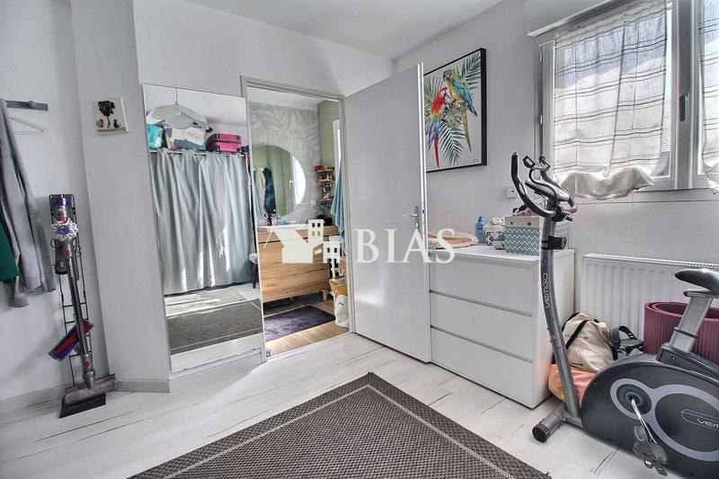 Maison - 99 m² - 5 pièces