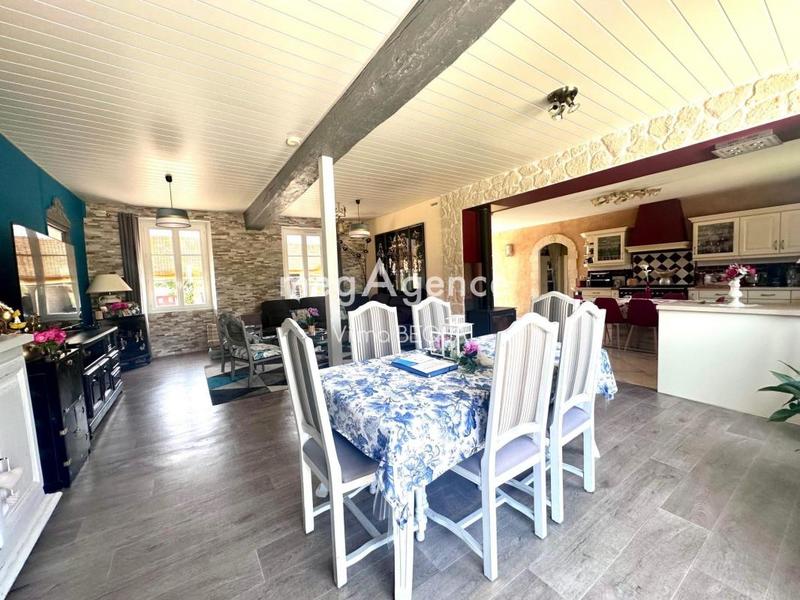 Maison - 179 m² - 7 pièces