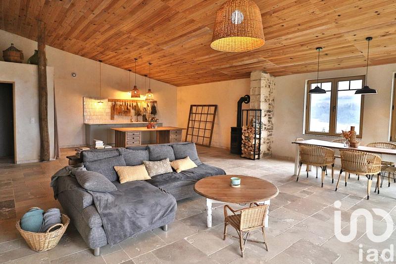 Maison - 198 m² - 8 pièces