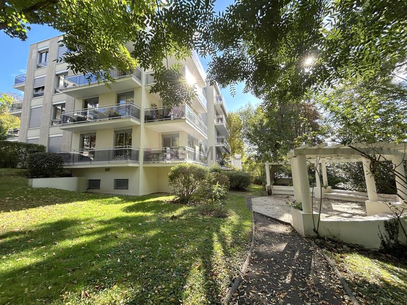 Appartement - 93 m² - 4 pièces