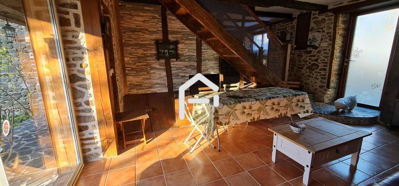 Maison en pierre - 91 m² - 4 pièces