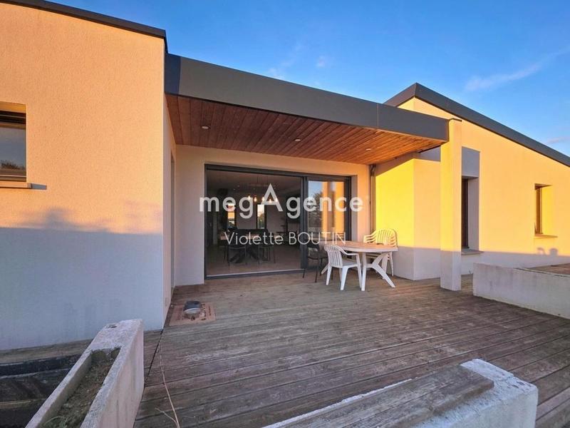 Maison - 98 m² - 5 pièces