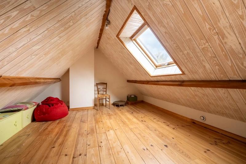 Propriété - 210 m² - 7 pièces