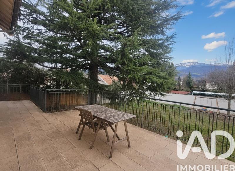 Maison - 214 m² - 6 pièces