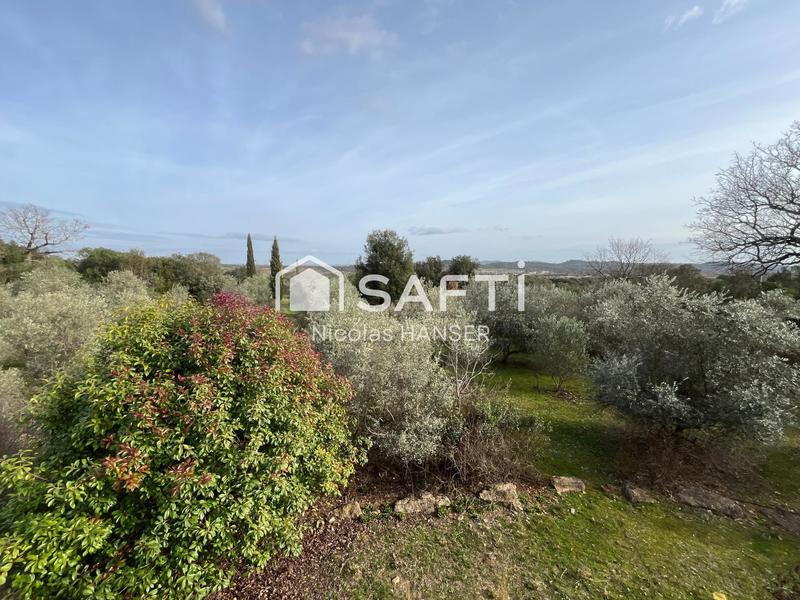 Maison - 1 000 m² - 22 pièces