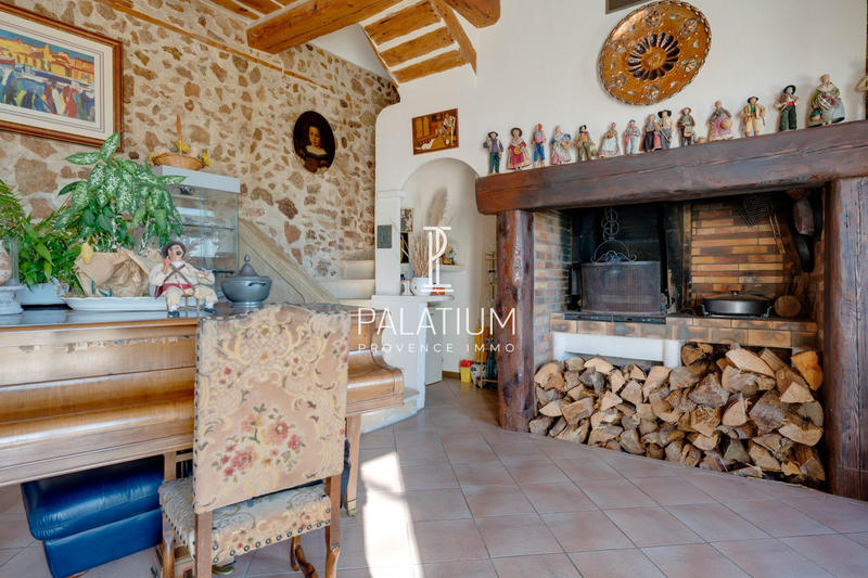 Maison - 284 m² - 12 pièces