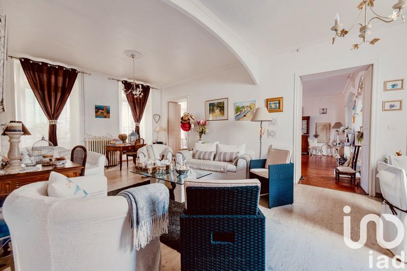 Maison - 366 m² - 26 pièces