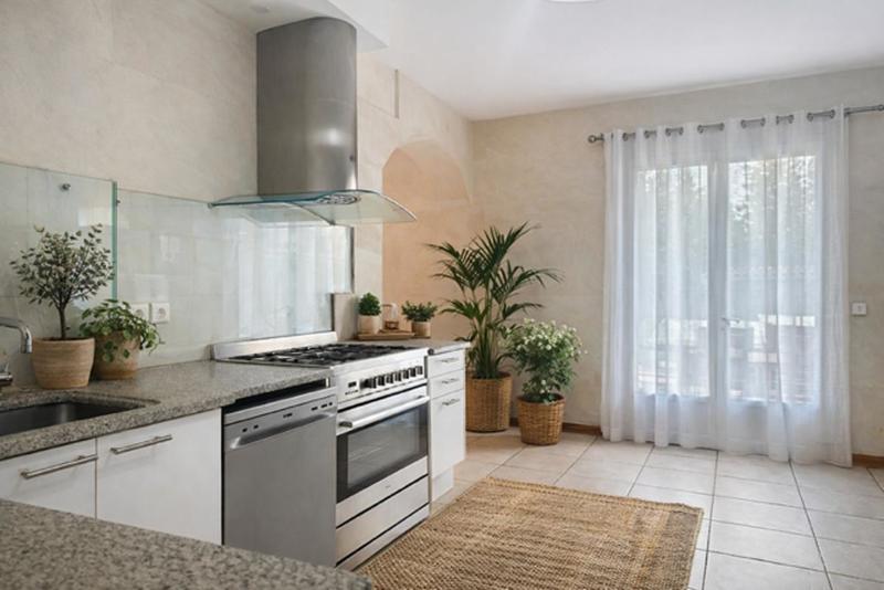 Maison - 300 m² - 7 pièces