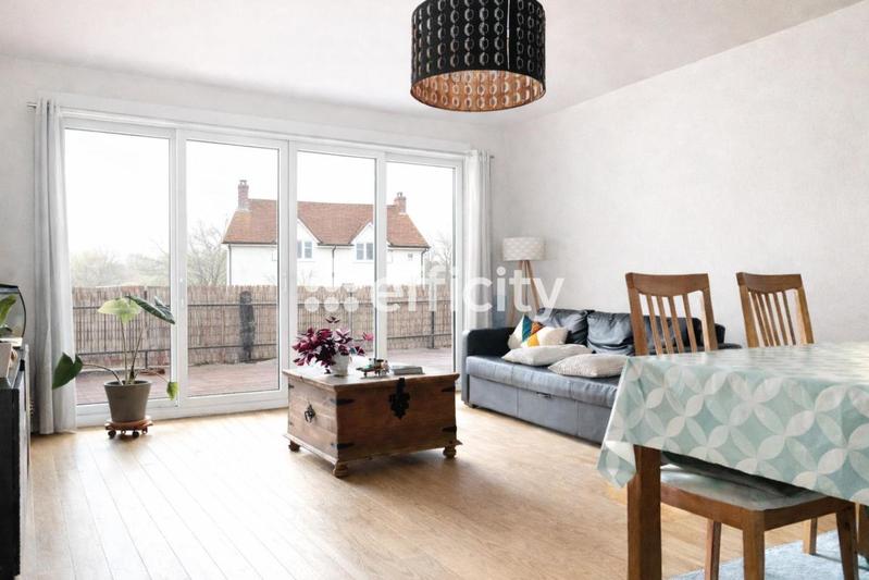 Maison - 100 m² - 5 pièces