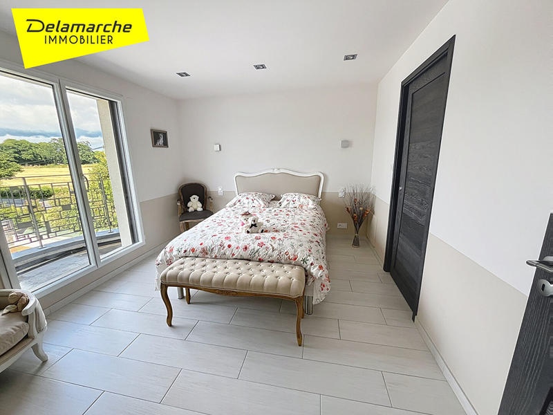 Maison - 241 m² - 7 pièces