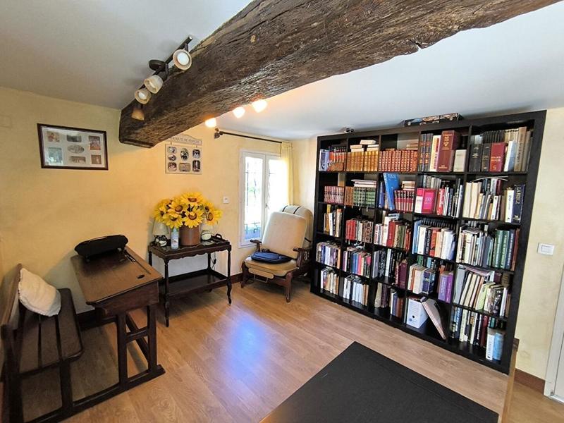 Maison - 223 m² - 8 pièces