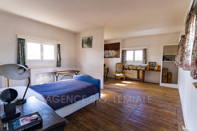 Maison - 300 m² - 10 pièces