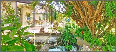 Maison - 236 m² - 8 pièces