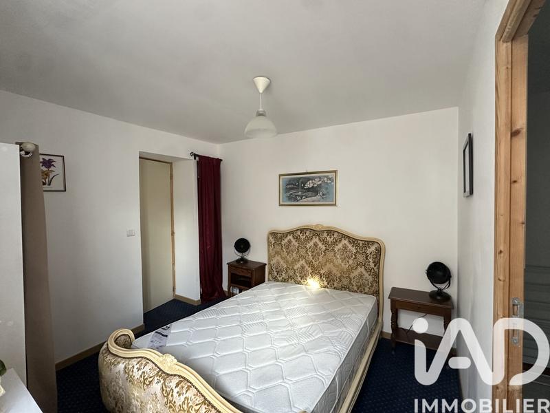 Maison - 220 m² - 13 pièces