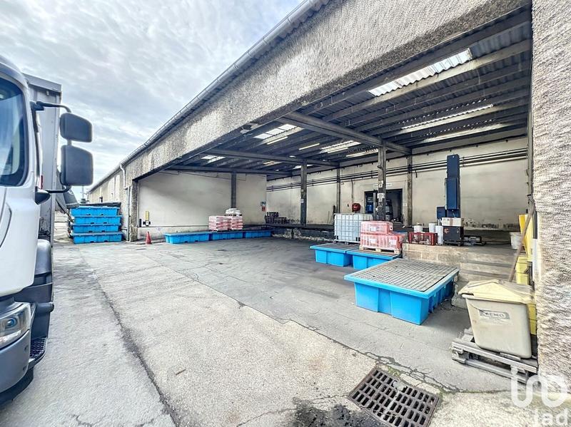 Local commercial - 3 700 m²