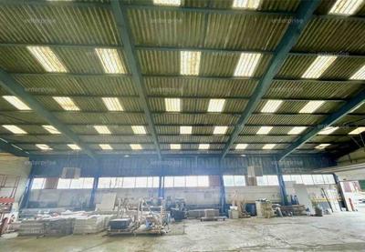 Local commercial - 1 350 m²