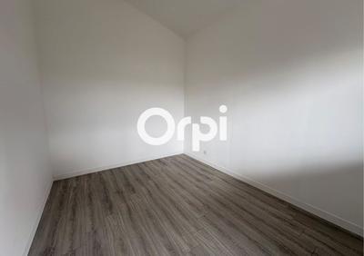 Loft - 128 m² - 4 pièces