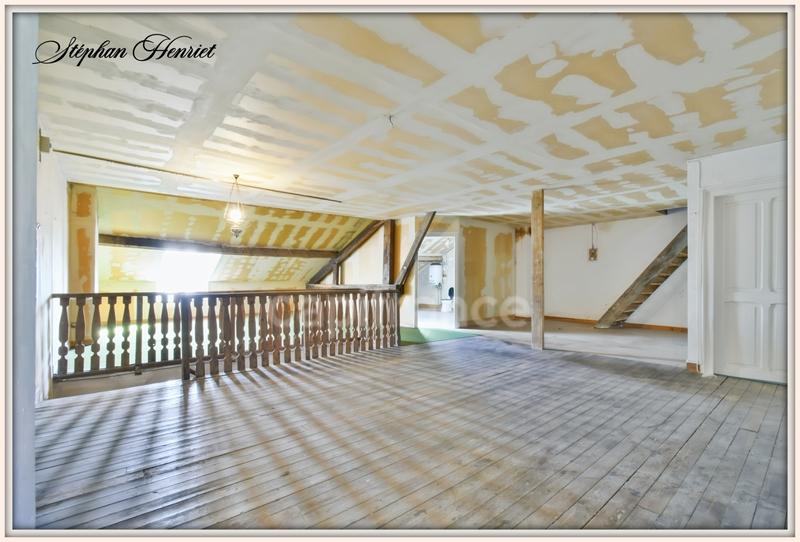Maison de village - 270 m² - 8 pièces