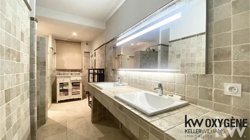 Villa - 260 m² - 7 pièces