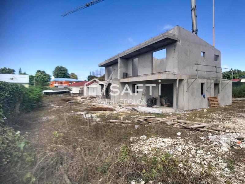 Maison - 90 m² - 4 pièces