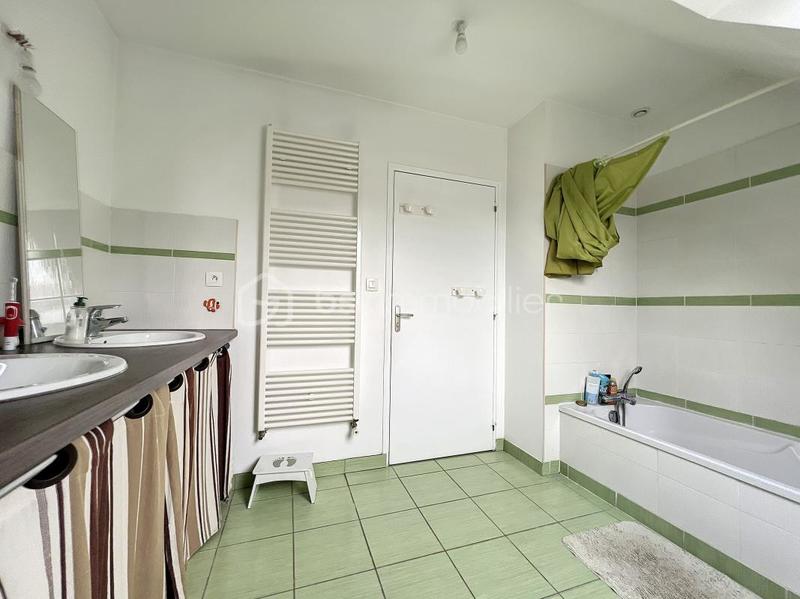 Maison - 159 m² - 8 pièces