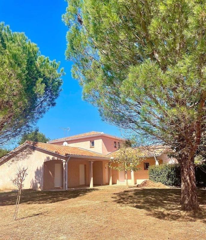 Maison - 140 m² - 5 pièces