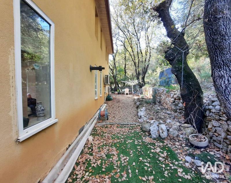 Maison - 235 m² - 4 pièces