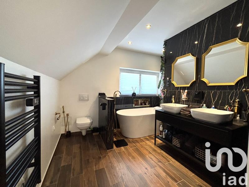 Maison - 178 m² - 7 pièces