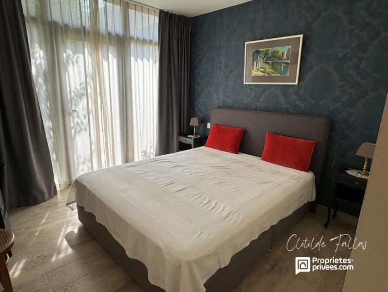 Maison - 254 m² - 10 pièces