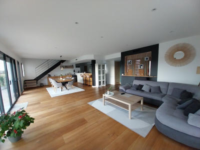 Maison - 169 m² - 5 pièces