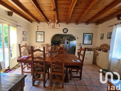 Maison - 240 m² - 6 pièces