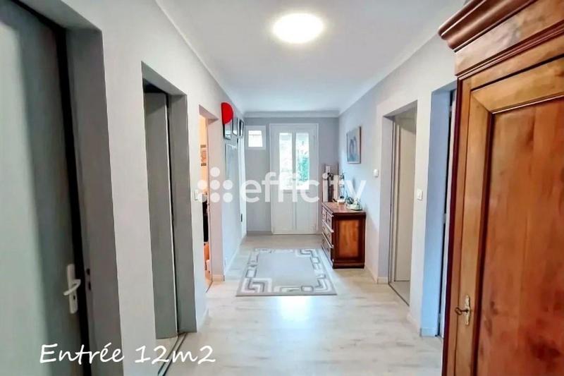 Maison - 170 m² - 8 pièces