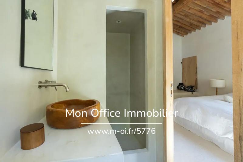 Propriété - 475 m² - 10 pièces