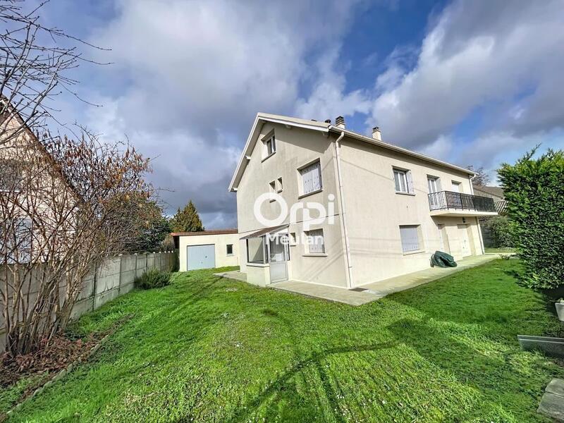 Maison - 228 m² - 8 pièces