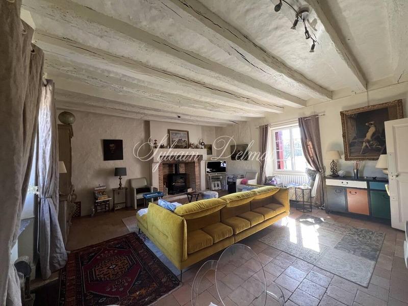 Maison - 600 m² - 5 pièces