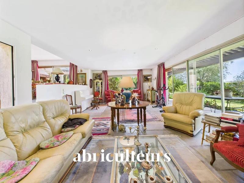 Maison - 276 m² - 7 pièces