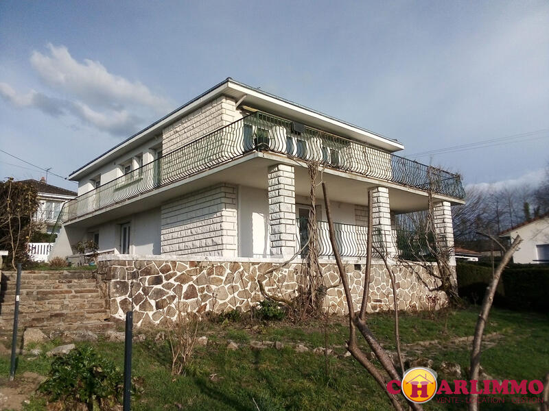 Maison traditionnelle - 129 m² - 4 pièces