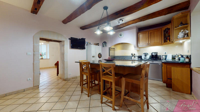 Maison - 253 m² - 10 pièces
