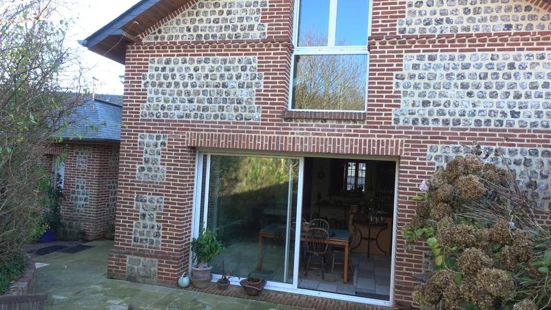 Maison - 202 m² - 9 pièces