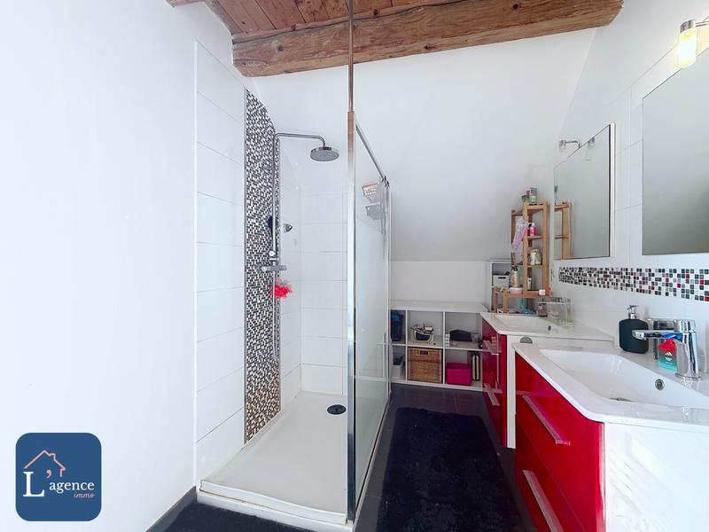 Maison - 204 m² - 8 pièces