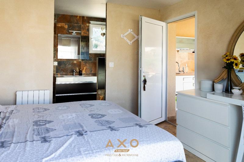 Maison - 220 m² - 8 pièces